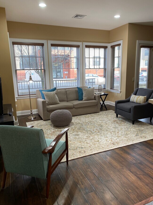 Building Photo - 30 Whistler Ct