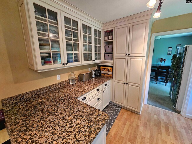 Building Photo - 625 Challedon Dr