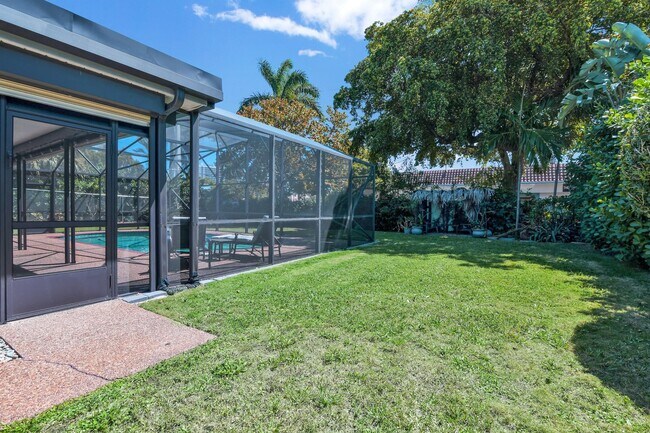 Building Photo - 798 E Boca Raton Rd