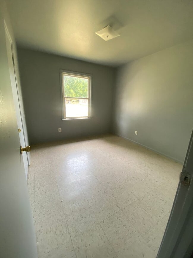 Building Photo - 3BEDROOM HOME IN NORTHGATE NEIGHBORHOOD