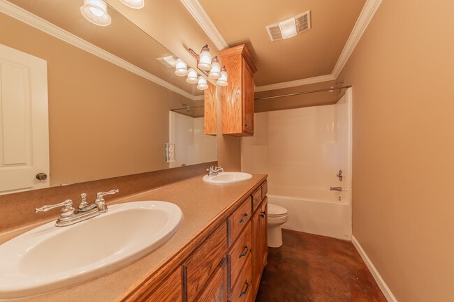 Building Photo - 1041 Gary Dr