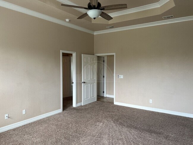 Building Photo - 6008 Bedrock Dr