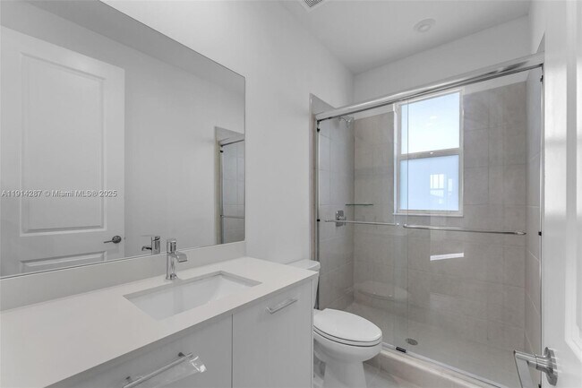 Building Photo - 4336 SW 122nd Terrace