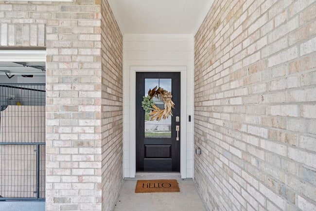 Building Photo - 807 Heaven Dr