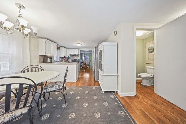 Building Photo - 138 Wildwood Cir