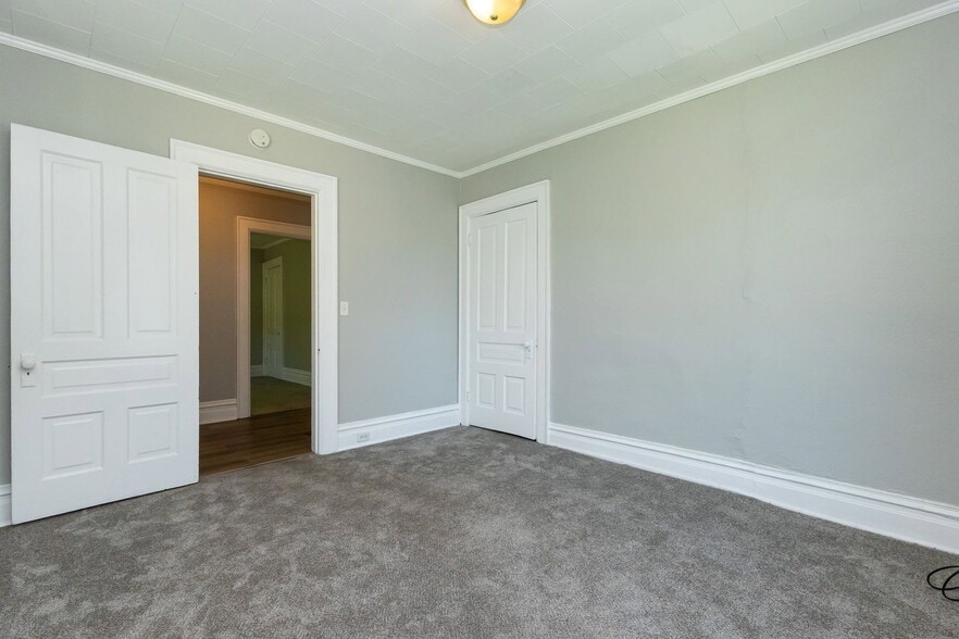 Building Photo - 4028 Highland Ave