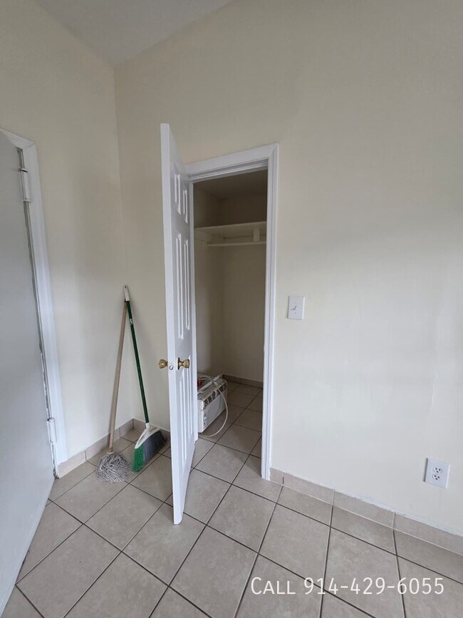 Building Photo - 349 Walnut St