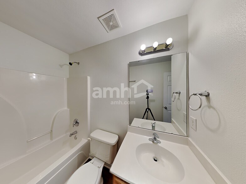 Building Photo - 10615 Spring Rain Ct