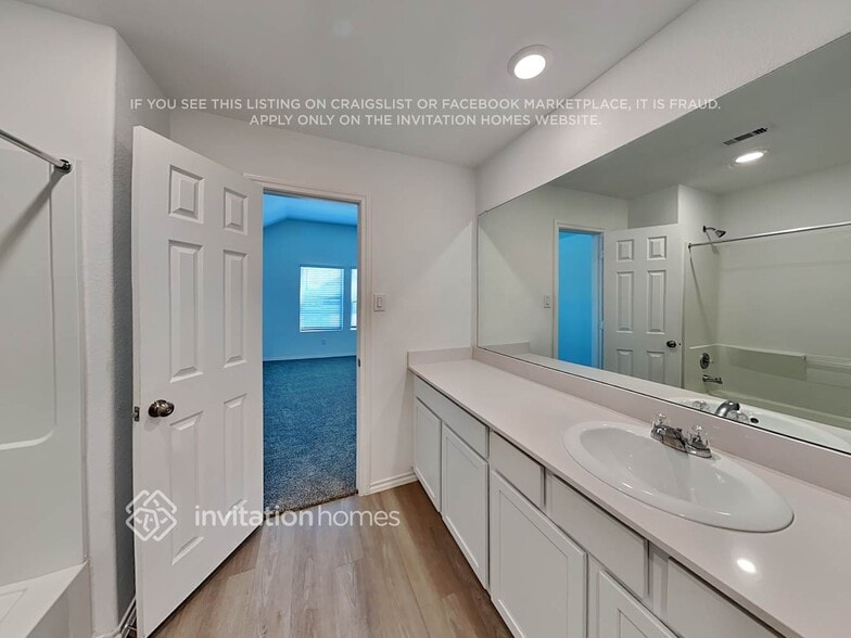 Building Photo - 18719 Charter Elm Dr