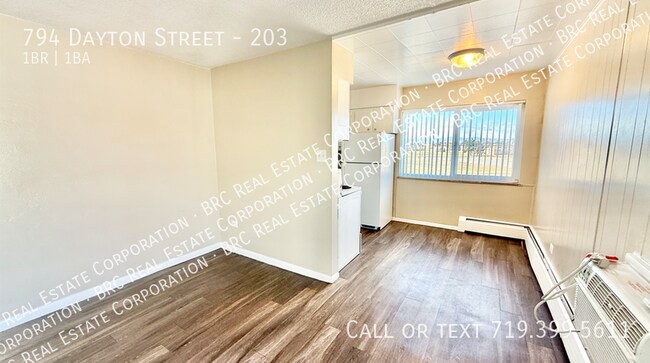 Building Photo - 794 Dayton St