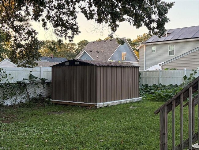 Building Photo - 3145 Hyde Cir
