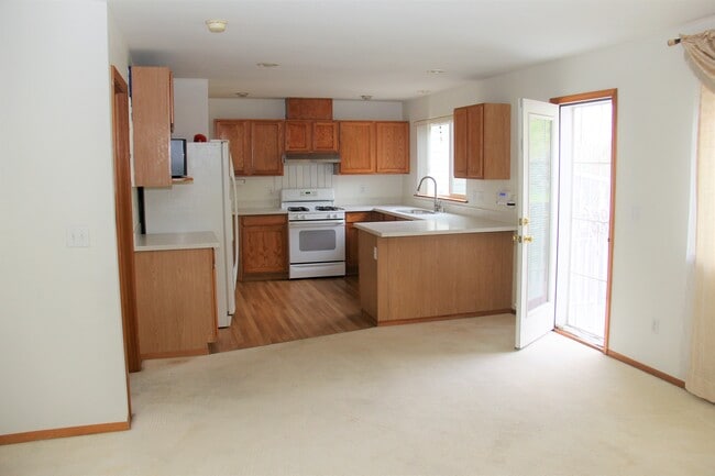 Building Photo - 4006 S 126th St