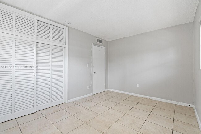 Building Photo - 7330 SW 82nd St