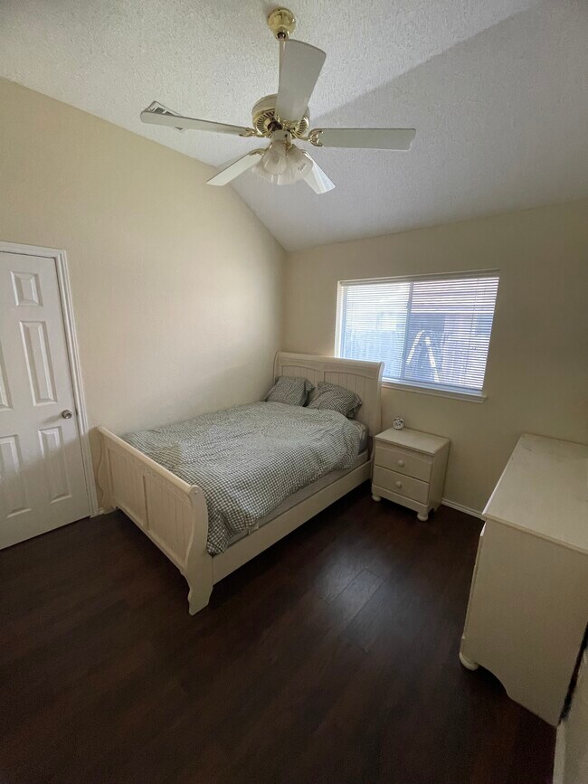 Building Photo - 2420 Creek Crossing Ct