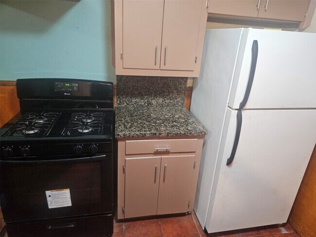 Building Photo - 2810 Monticello Dr