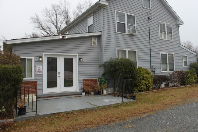 Primary Photo - 6213 Shady Side Rd