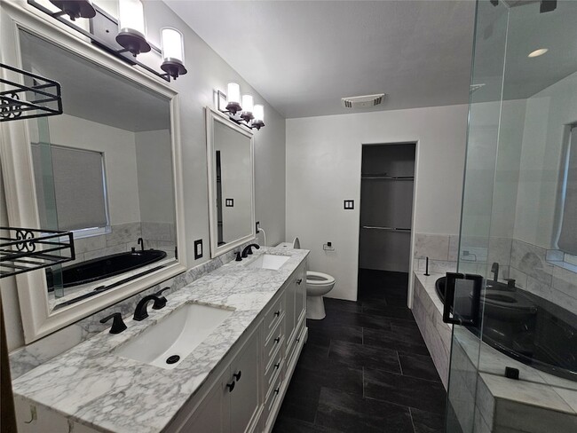 Building Photo - 7524 Kachina Loop