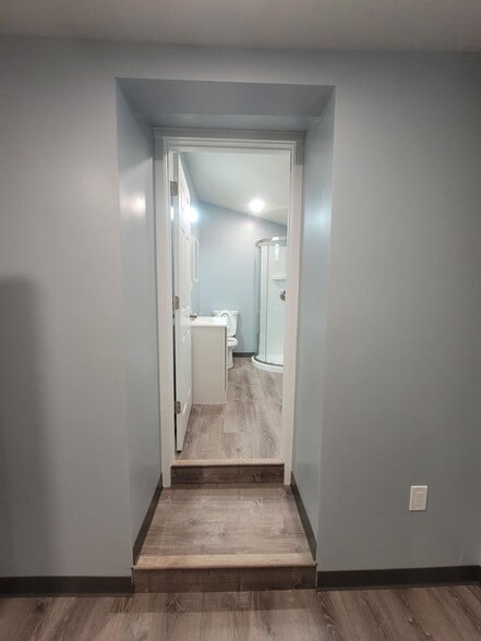 Building Photo - 168 E 70 S