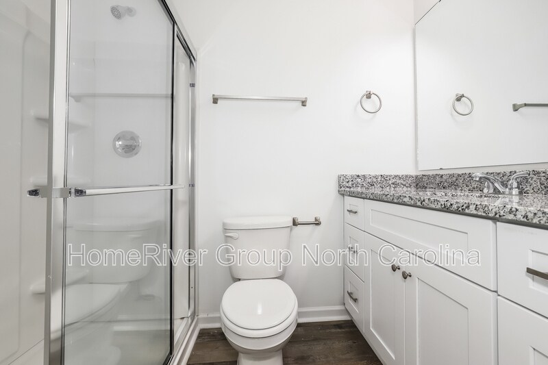 Building Photo - 231 Willowood Dr