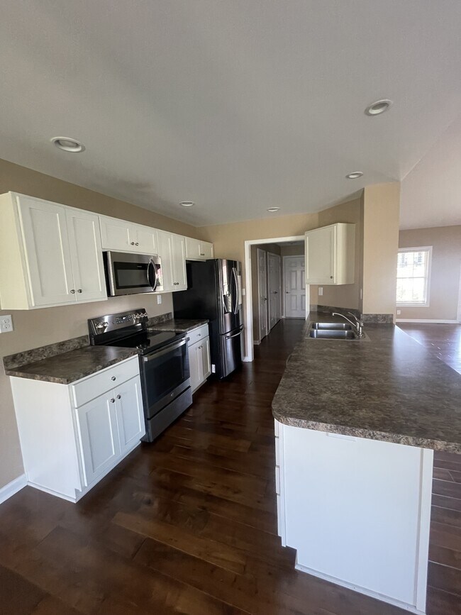 Building Photo - 1108 Augusta Dr