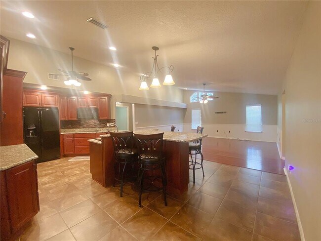 Building Photo - 994 Country Lake Cir