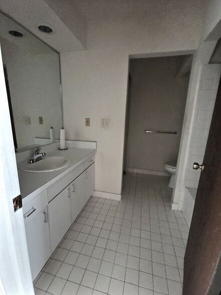 Building Photo - 15801 Providence Dr