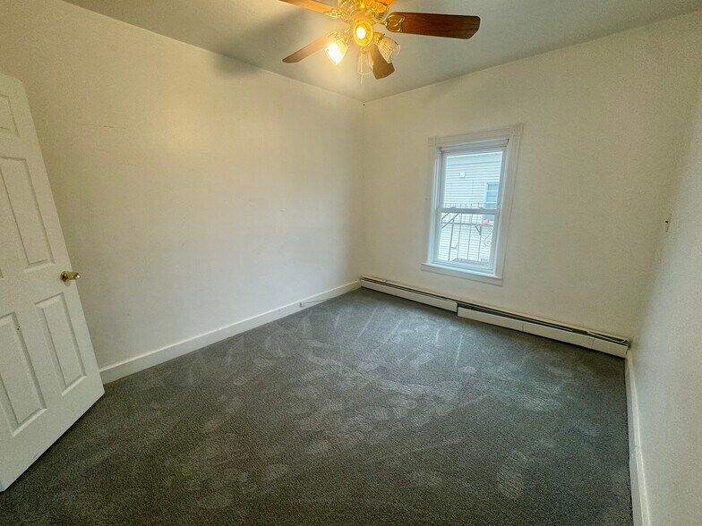 Building Photo - 61 John St