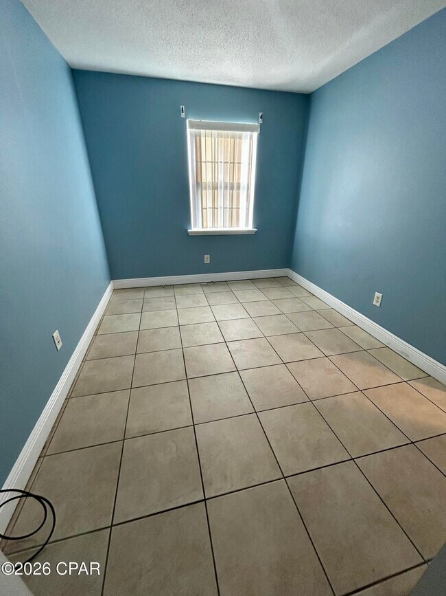 Building Photo - 6321 Lenawee St