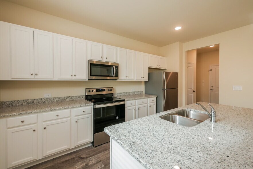 Building Photo - 367 Hamilton Pointe Dr