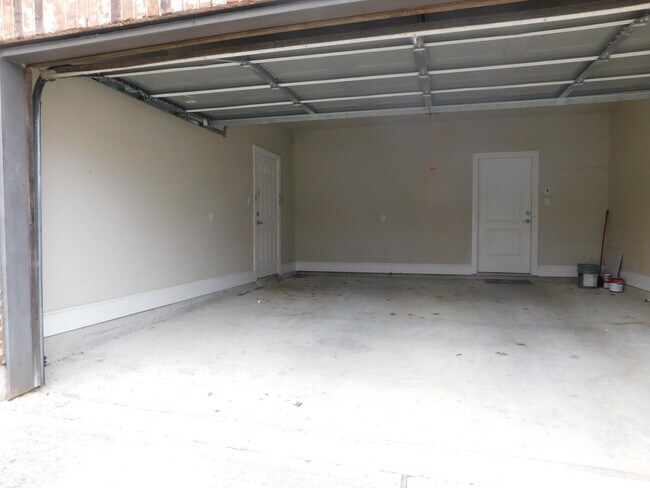 Building Photo - 4803 Forest Ct