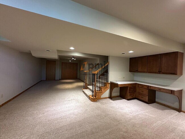 Building Photo - 384 Kingsmill Dr