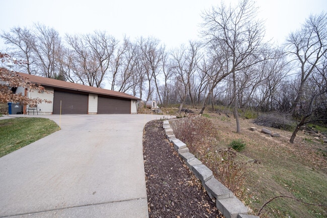 Building Photo - 14130 35th Ave N