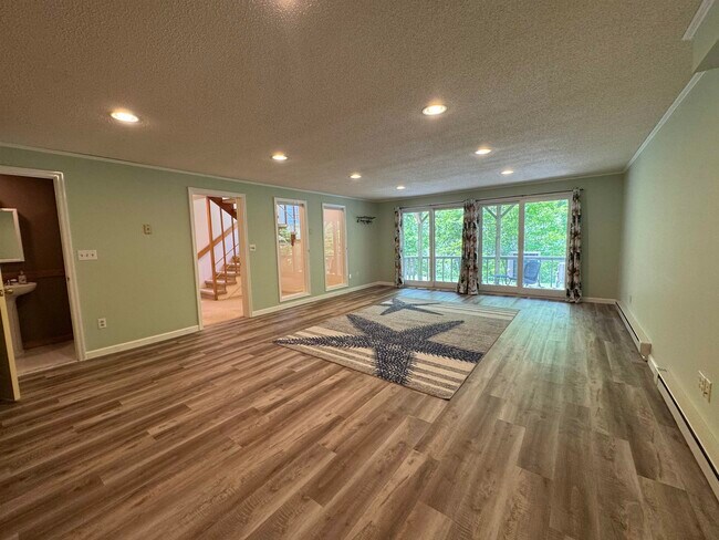 Building Photo - 524 Equinox on The Battenkill
