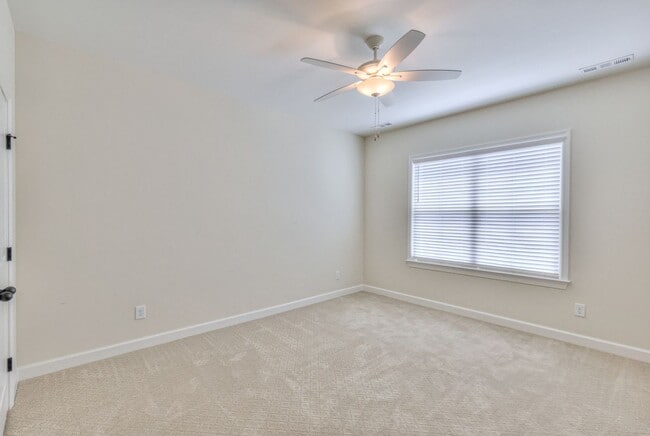 Building Photo - 9141 Holstein Dr