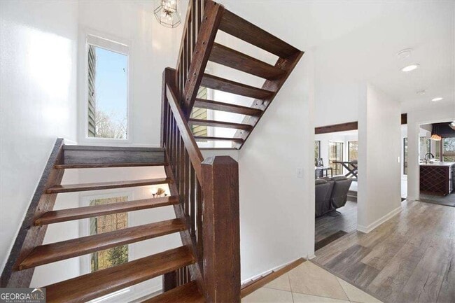 Building Photo - 530 Matterhorn Way