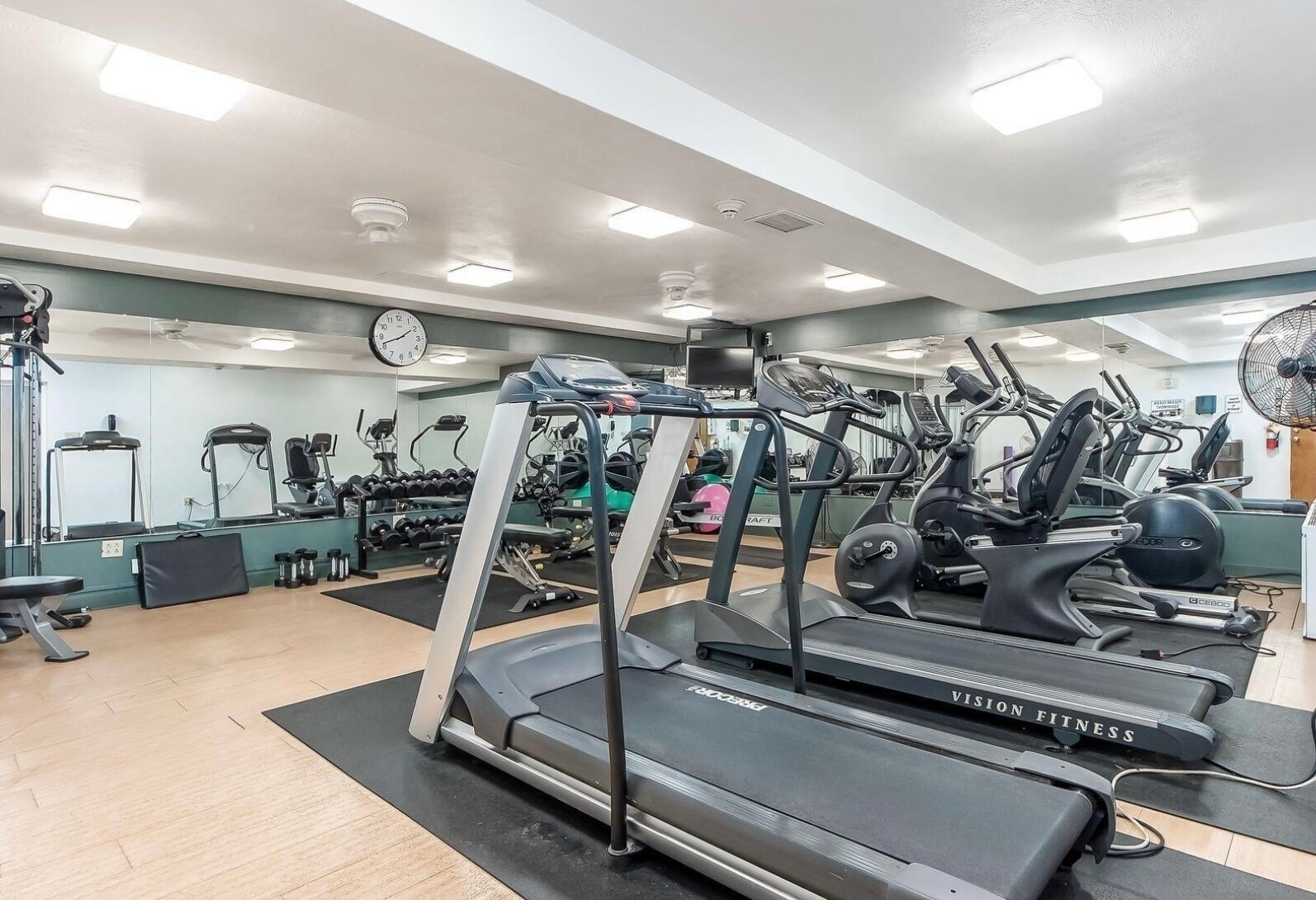 Building Photo - 1000 Urlin Ave