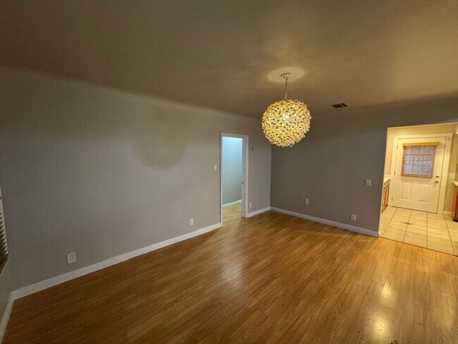 Building Photo - CRENSHAW 17024-17026