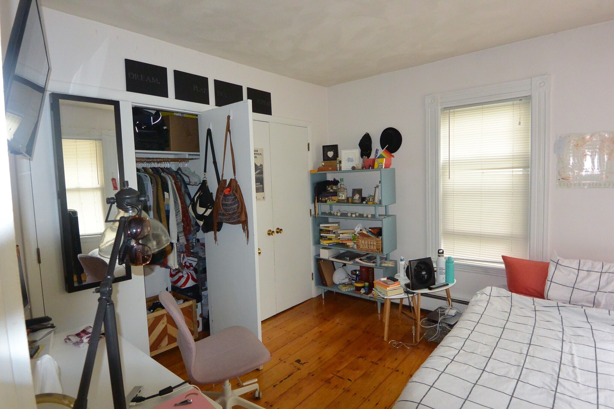 Building Photo - 5 Lawrence St