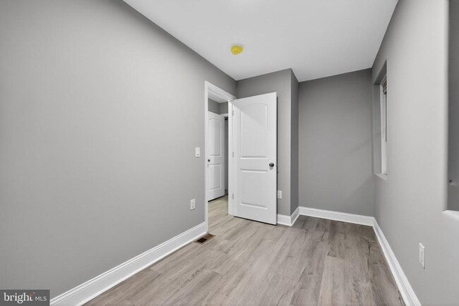 Building Photo - 1208 W Dauphin St