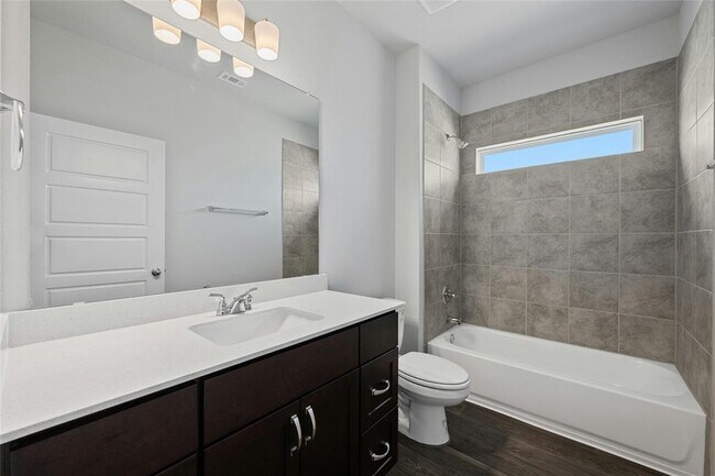 Building Photo - 159 Chesterfield Dr