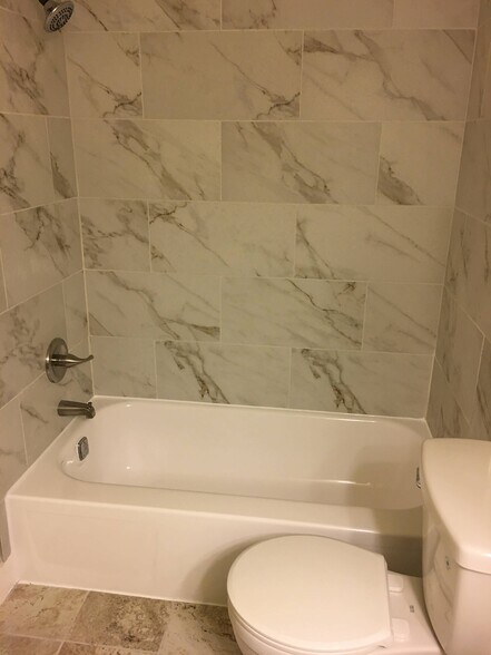 Building Photo - 10241 Prince Pl