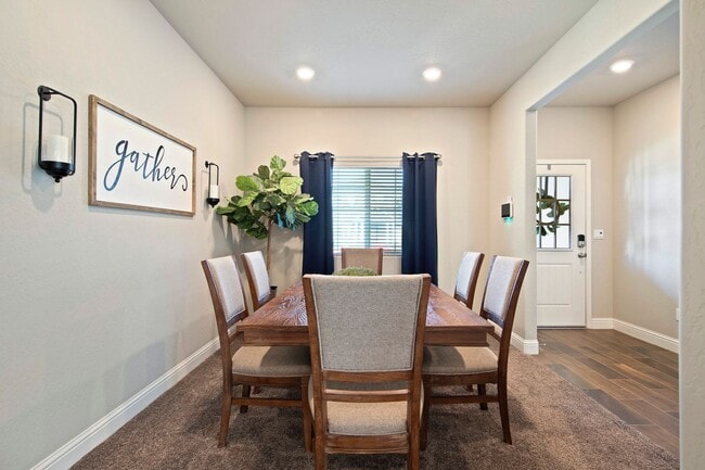 Building Photo - Clovis Eastside Home, 4BR/3.5BA, Built 201...