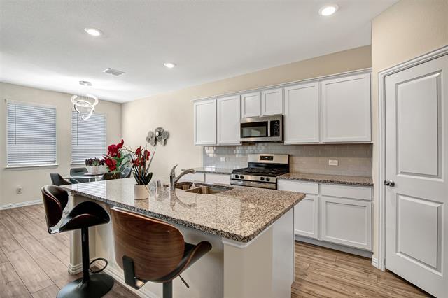 Building Photo - 409 Hackberry St