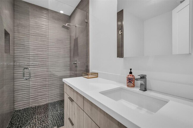 Building Photo - 6120 SW 80th St