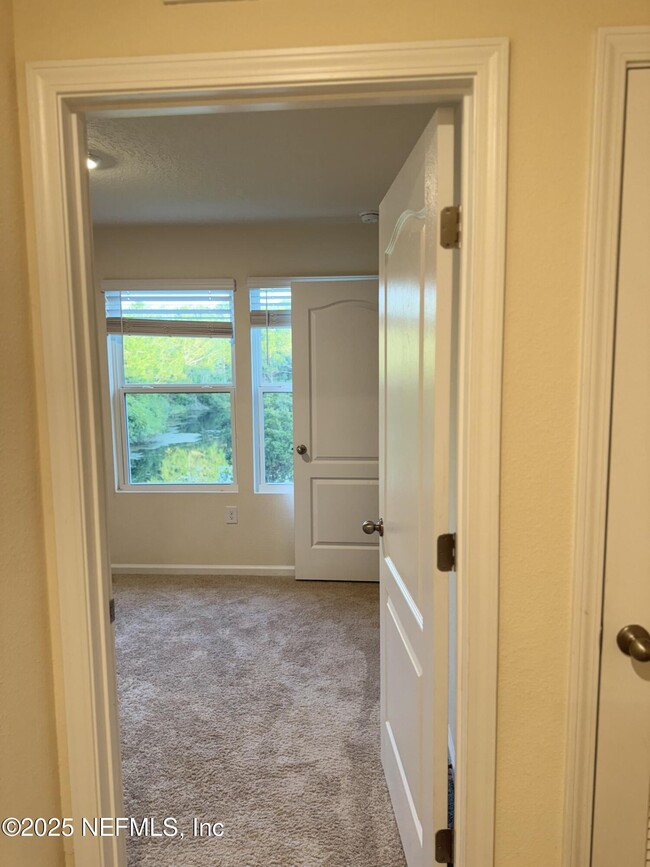 Building Photo - 575 Oakleaf Plantation Pkwy