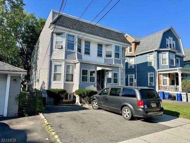 Building Photo - 4 Swaine Pl