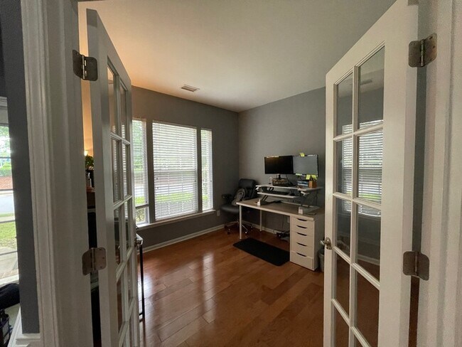 Building Photo - 9709 Glenburn Ln