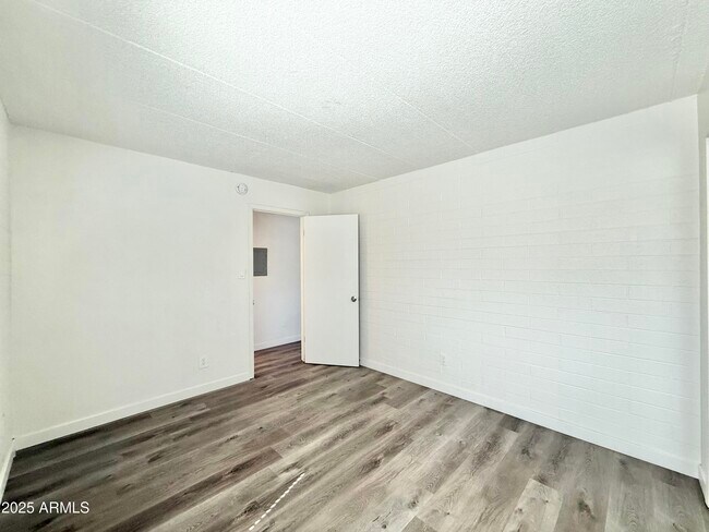 Building Photo - 44 E Roanoke Ave