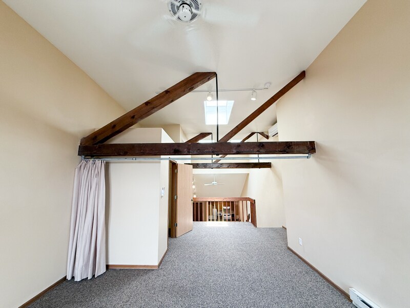 Building Photo - 123 3rd St