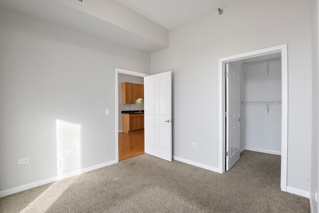 Building Photo - 1464 S Michigan Ave